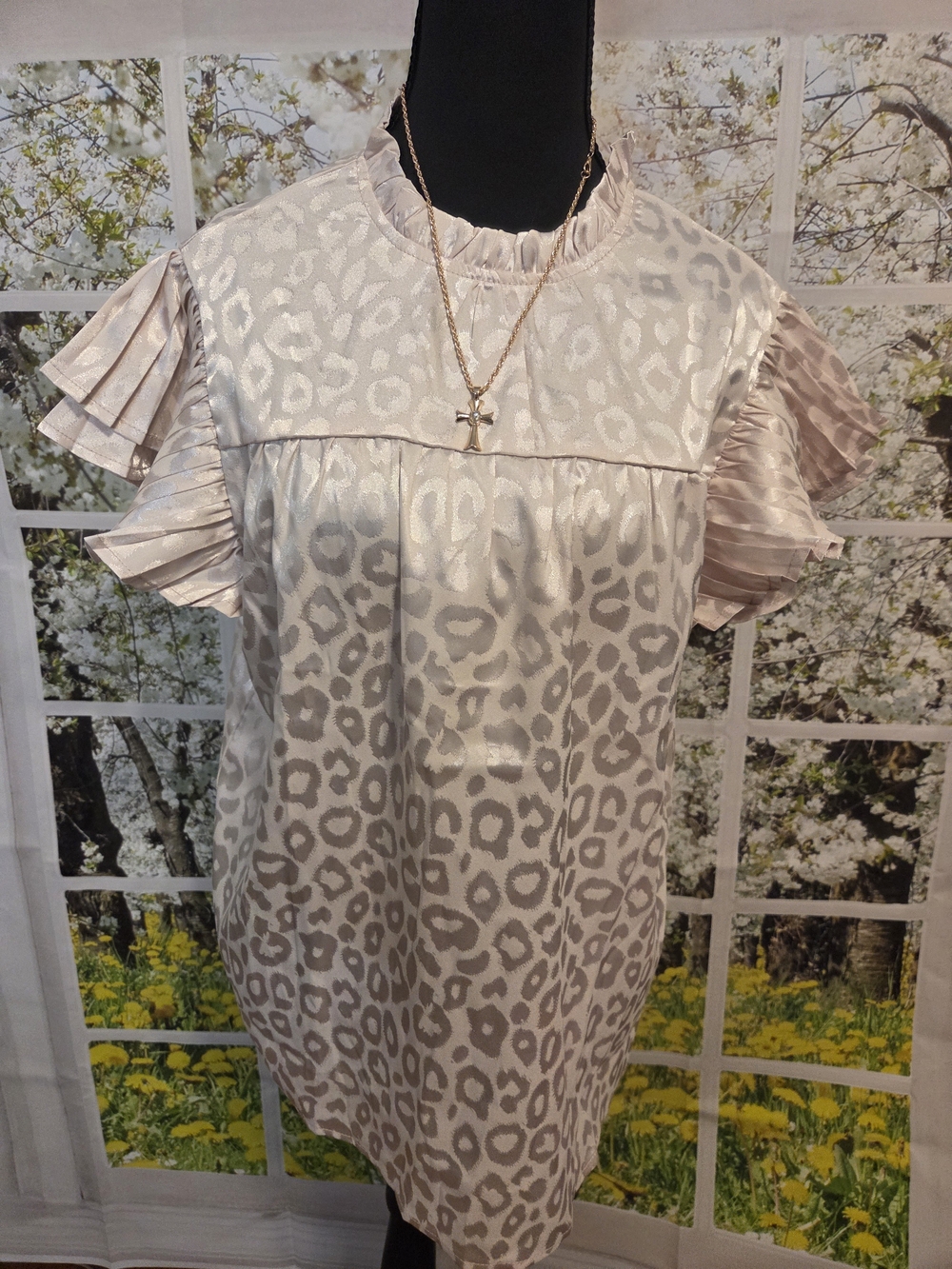 Women's Cream Animal-Print Blouse with Pleated Short Sleeves